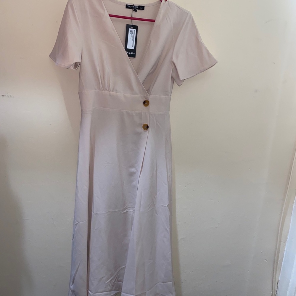 ★ BRAND NEW W/TAG ★ Nasty Gal V neck Dress